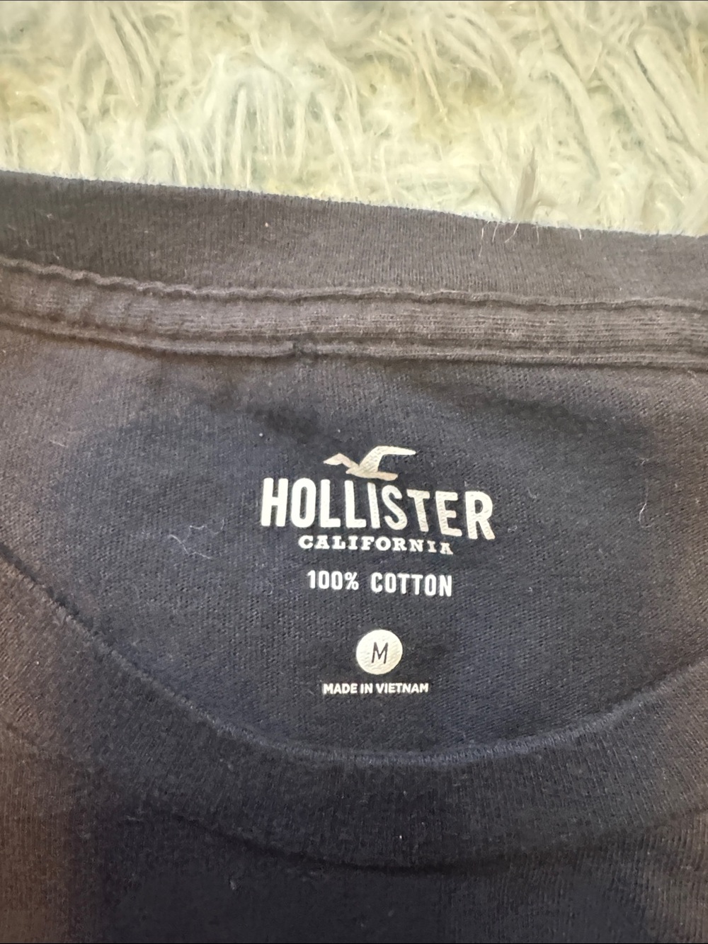 Hollister Black Long-Sleeve Tee with Multicolor Gradient Logo men’s medium. 99 - Picture 2 of 4